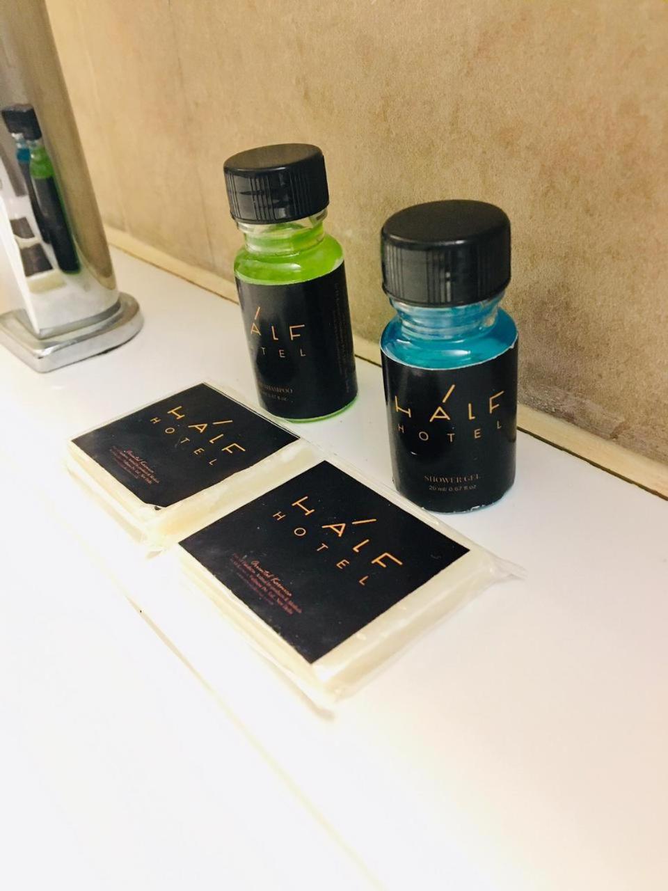 Half Hotel, 卡兰古特 外观 照片